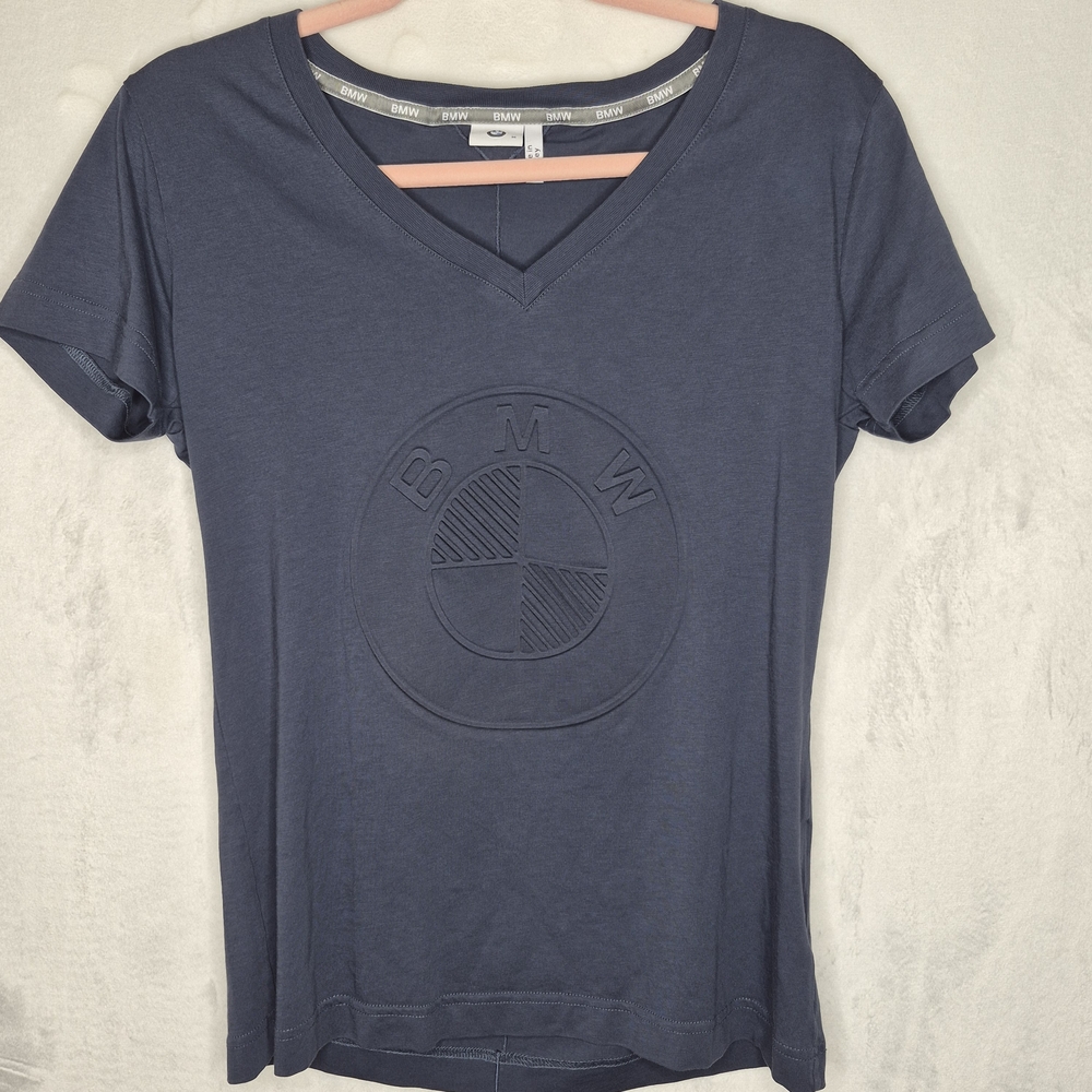 BMW Embossed Logo V‎ Neck Shirt Size Medium
